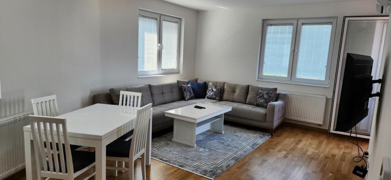 Brand New Two Bedroom And One Living Room Apartment In A Great Location! SJJ Esterno foto